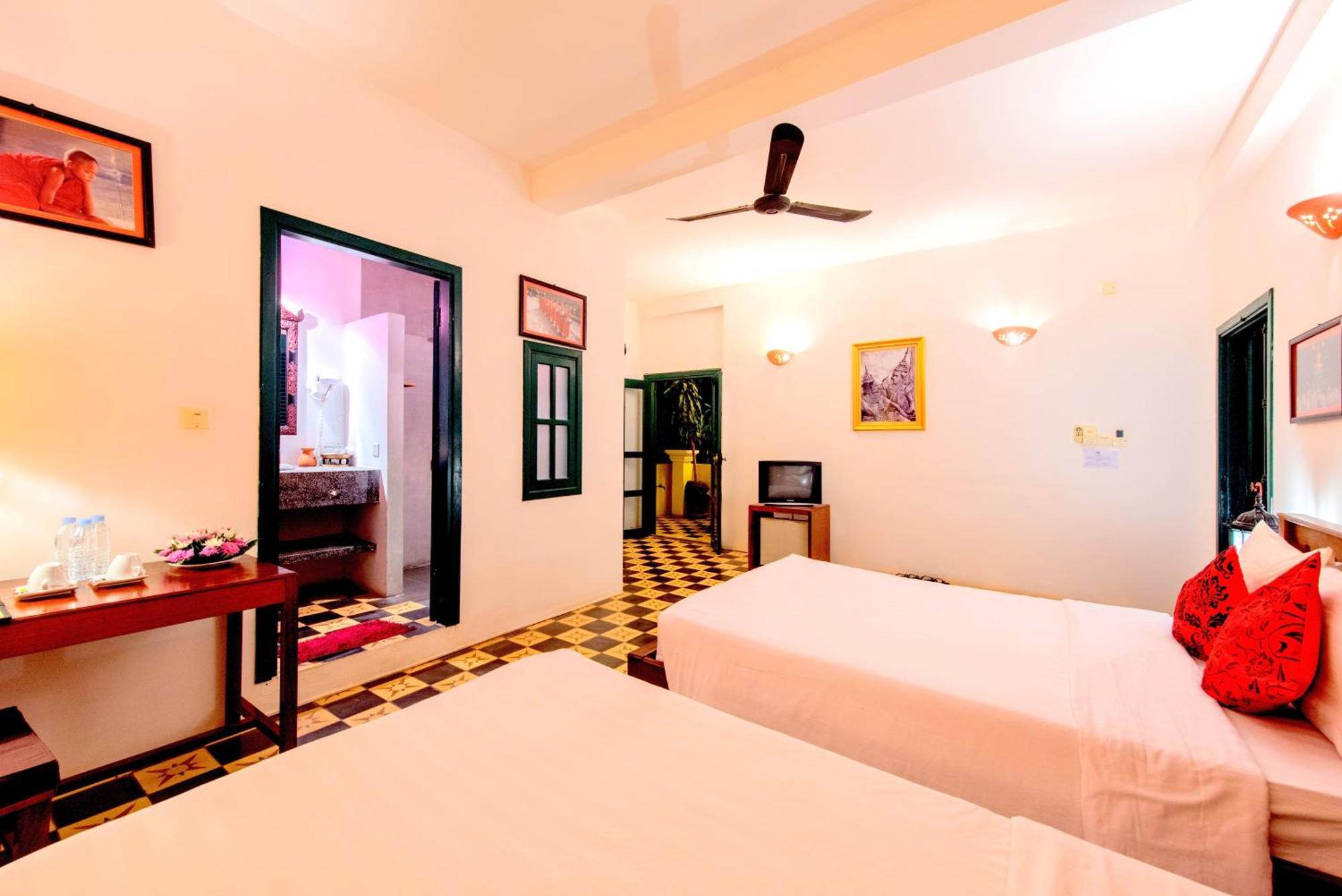 Wat Damnak Hotel